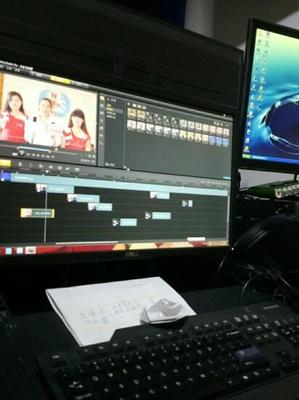 導(dǎo)播臺錄音制作師的低調(diào)_活動花絮_2017雙陽區(qū)誠信商家與個人&ldquo;新年團(tuán)拜&rdquo;視頻圖片展_雙陽之窗